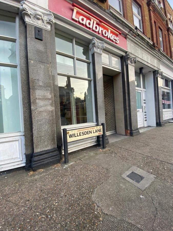 30 Willesden Lane Лондон Екстер'єр фото
